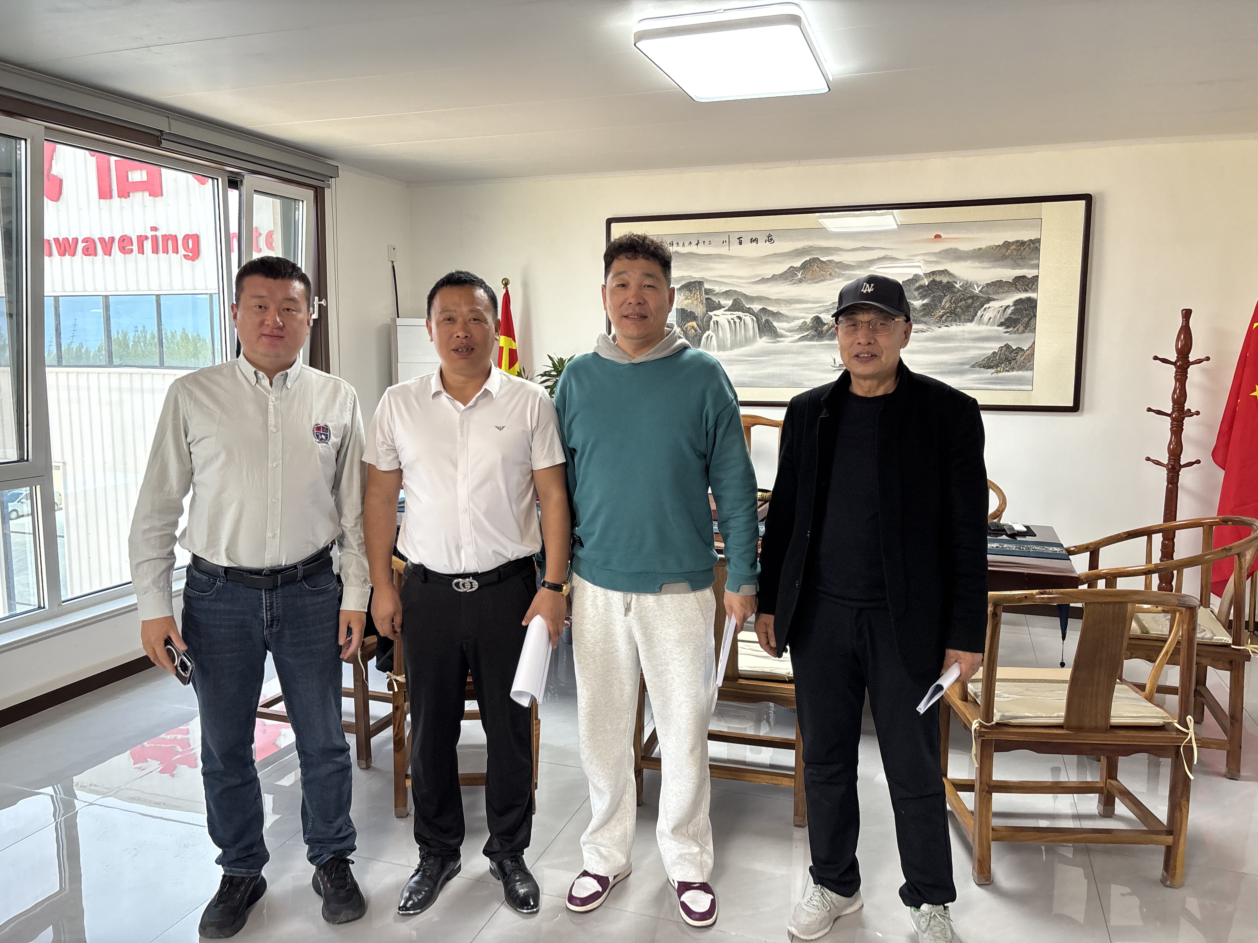 Qingzhou Jinqi ha firmato con successo un ordine per attrezzature per l'estrazione dell'oro e per l'ottimizzazione con clienti mongoli