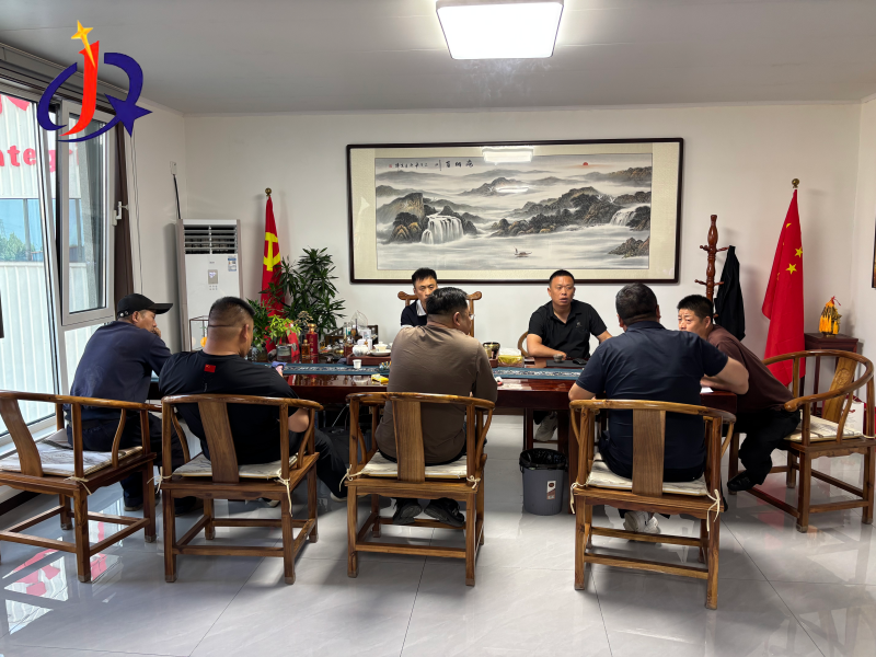 I clienti sudamericani dell'oro hanno visitato i macchinari minerari di Qingzhou Jinqi per un audit di fabbrica.