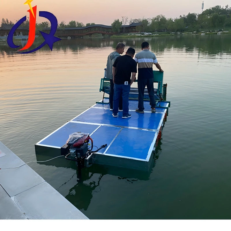 In che modo una piccola mini raccoglitrice di erbacce acquatiche migliora la rimozione delle erbacce nei piccoli corsi d'acqua?